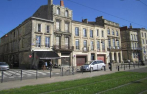 Joli studio refait à neuf dans le centre ville de Bordeaux aux Chartrons